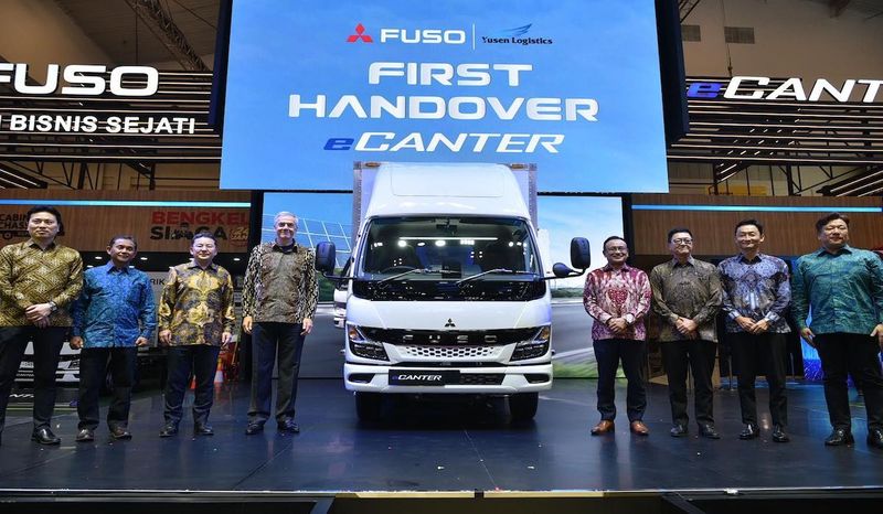 Transformasi Kendaraan Niaga, Truk Listrik eCanter Resmi Mengaspal dari GIIAS 2024