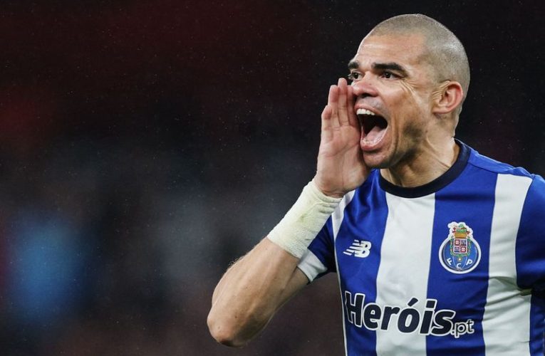 Pepe Resmi Umumkan Gantung Sepatu di Usia 41 Tahun