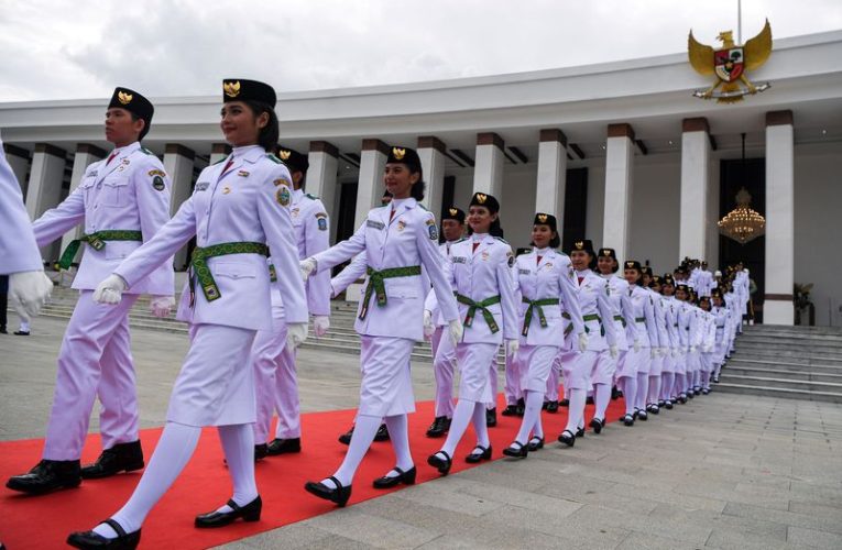 Gubernur Sumbar Desak Pencabutan Larangan Berjilbab Anggota Paskibraka di IKN