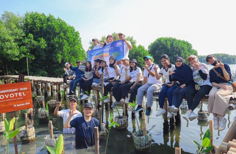 Novotel Jakarta Mangga Dua Sq. Rayakan Ulang Tahun ke-19 dengan Penanaman Mangrove untuk Keberlanjutan Lingkungan