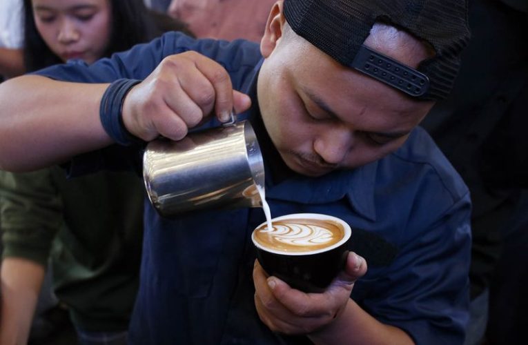 7 Bahaya Terlalu Sering Minum Kopi, Bisa Osteoporosis