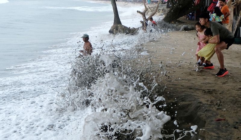 Tinggi Gelombang di Perairan Bali Diprediksi Capai 2,5 Meter Selama 3 Hari ke Depan