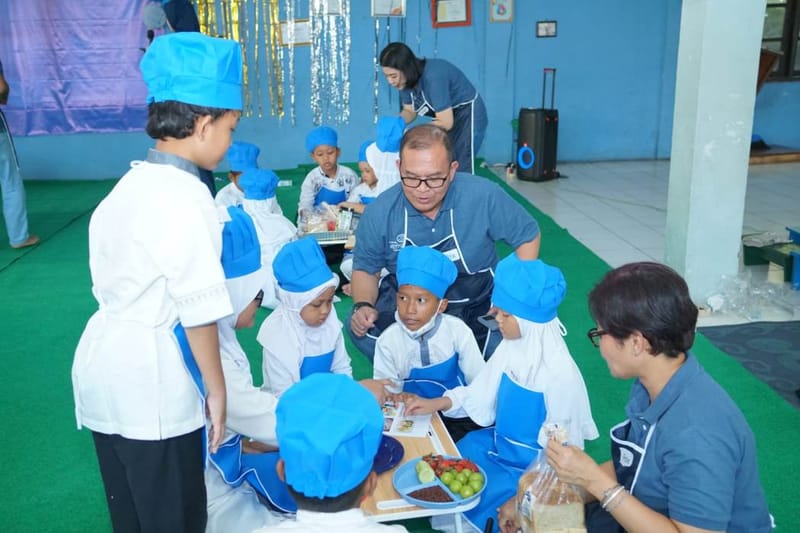 Ajari Peace of Mind, Anak Panti Asuhan Diajak Melukis dan Bikin Project Science