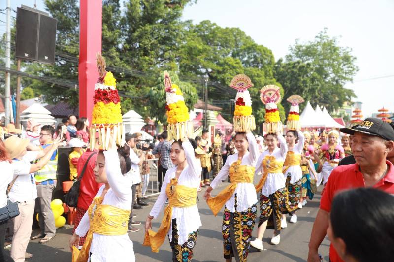 Parade Gotong Toapekong, 1.200 Orang Dilibatkan Bawa Liong