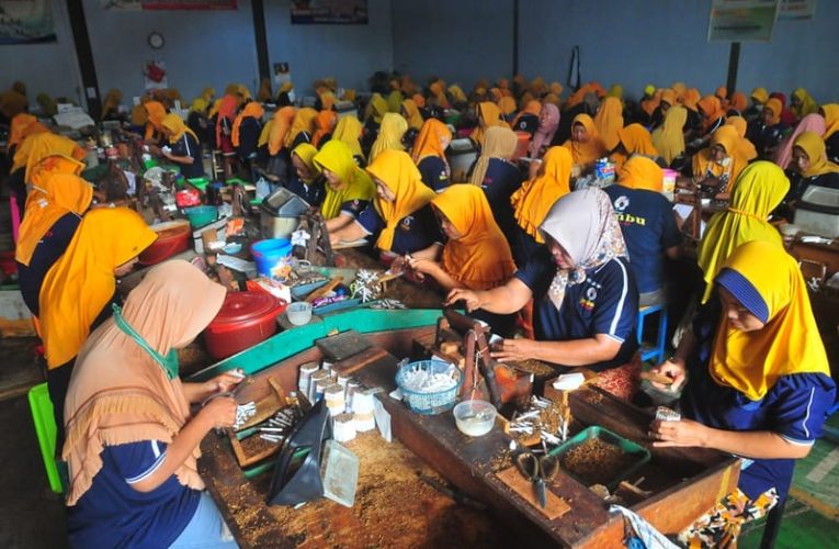 YLKI Keberatan Pemerintah Batalkan Tarif Cukai Rokok