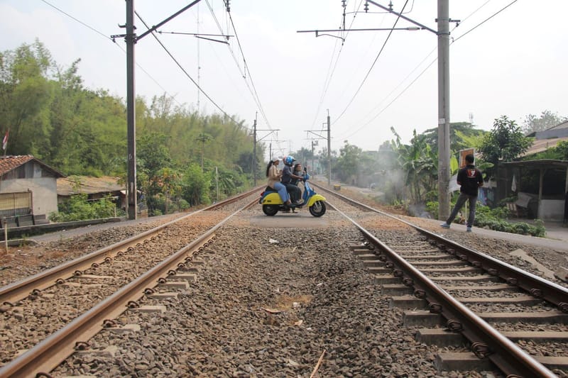 KAI: Jalur Kereta bukan Tempat Bermain