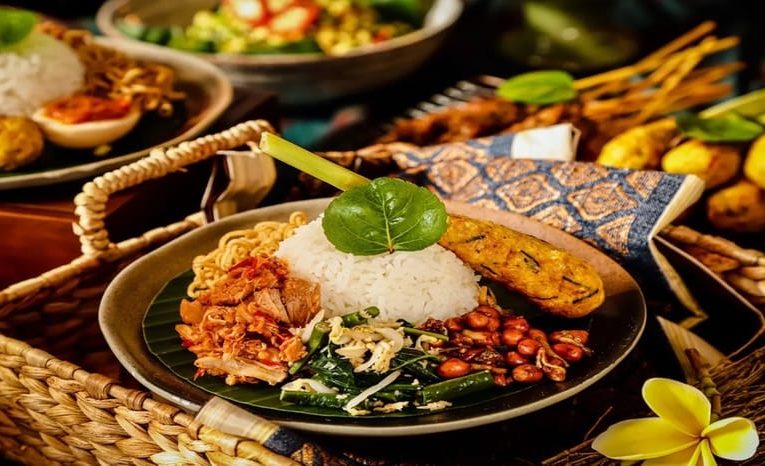 Rekomendasi 15 Makanan Khas Bali yang Wajib di Coba saat Liburan