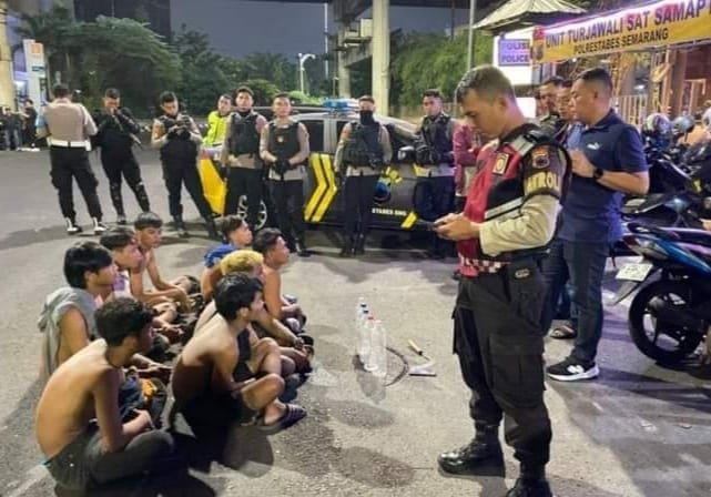 Polisi Semarang Buru Pentolan Gangster