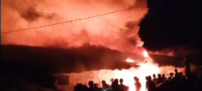 Diduga akibat Korsleting, Pasar Sentral Remu Sorong Habis Terbakar