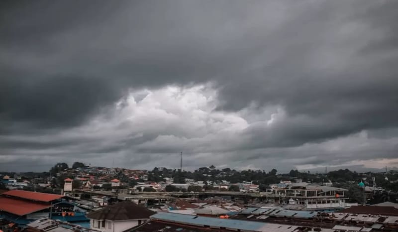 Prakiraan Cuaca Kamis 10 Oktober 2024: Waspadai Hujan dan Petir di 27 Kota di Indonesia