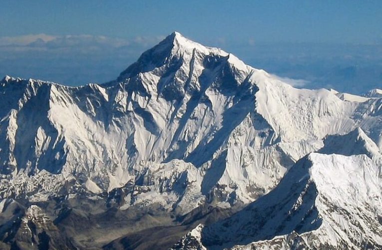 10 Fakta Gunung Everest Puncak Tertinggi di Dunia, Segini Suhu Ekstremnya