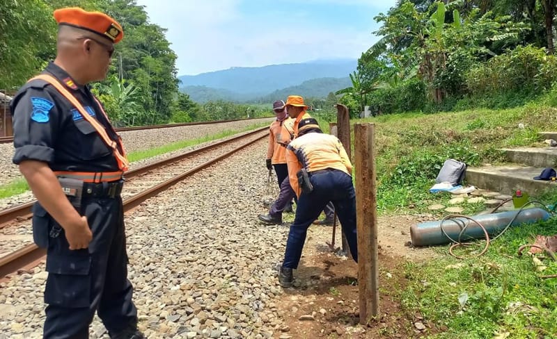 Membahayakan, PT KAI Daop 5 Purwokerto Tutup 8 Perlintasan Liar