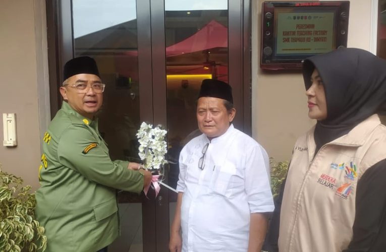 Pimpinan Pesantren Sirnamiskin Dukung Farhan di Pilwalkot Bandung