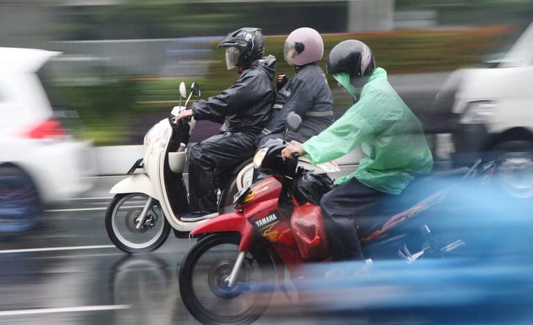 Prakiraan Cuaca Kamis, 24 Oktober 2024 20 Kota di Indonesia Akan Diguyur Hujan