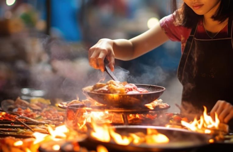 9 Bahaya Sering Konsumsi Makanan Pedas