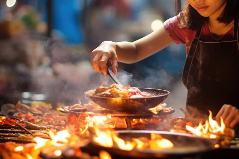 9 Bahaya Sering Konsumsi Makanan Pedas