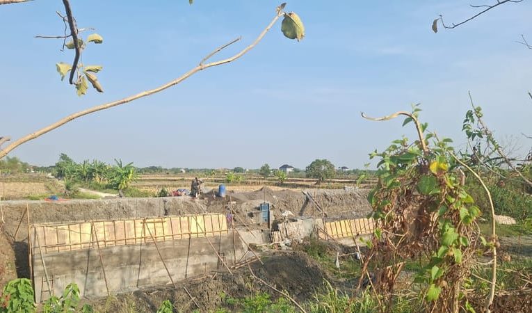 Sebagian Tanggul Kali Plalangan yang Jebol Diperbaiki Permanen