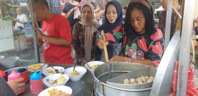 Bakso Rp1000 untuk Pemenangan Teguh - Gage di Pilwalkot Solo 2024