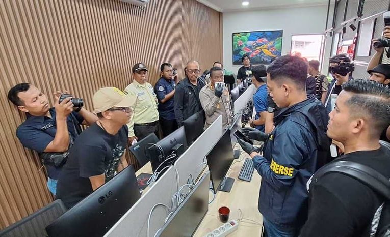 Polisi Geledah Kantor Satelit dalam Kasus Judi On-line Pegawai Kementerian Komdigi