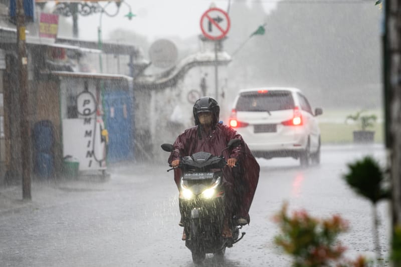 Prakiraan Cuaca Sabtu, 2 November 2024: Sejumlah Kota di Indonesia Waspada Hujan Lebat