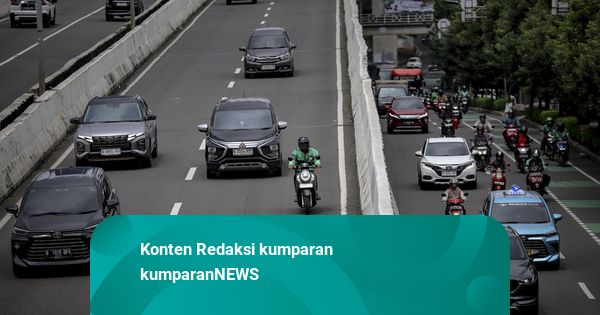 Foto: Pemotor Masih Nekat Masuk JLNT Casablanca