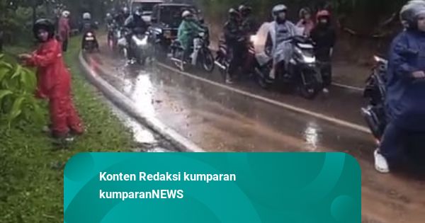 Longsor Tutup Jalan Raya Cibinong Cianjur, Arus Lalin Dialihkan