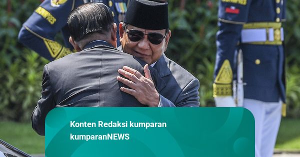 Foto: Prabowo Sambut Hangat Presiden Senat Kerajaan Kamboja di Istana