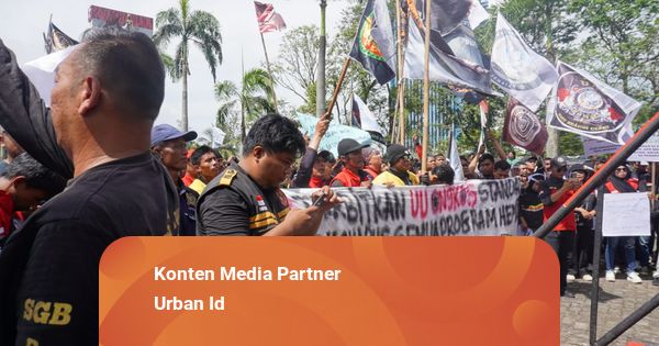 Demo Ojol di Depan Gedung DPRD Sempat Diwarnai Kericuhan