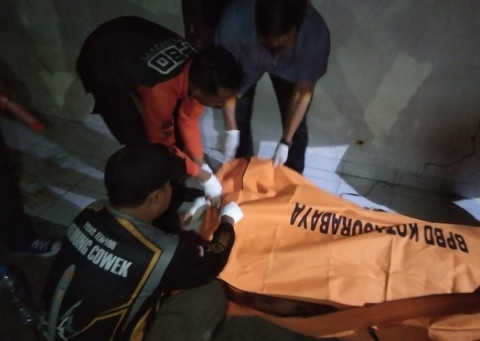 Seorang pria  bernama Salamullah (24 tahun) tewas menjadi korban pembacokan di kawasan Kedinding, Kecamatan Kenjeran, Surabaya, pada Senin (20/5). Foto: Dok. Istimewa
