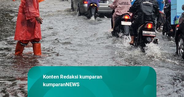Jakarta Diguyur Hujan Pagi Ini, Jalan Raya Ragunan Jaksel Banjir