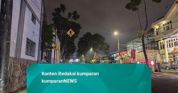 Hari Pertama Jam Malam di Bandung, Masih Banyak Anak Muda yang Berkeliaran